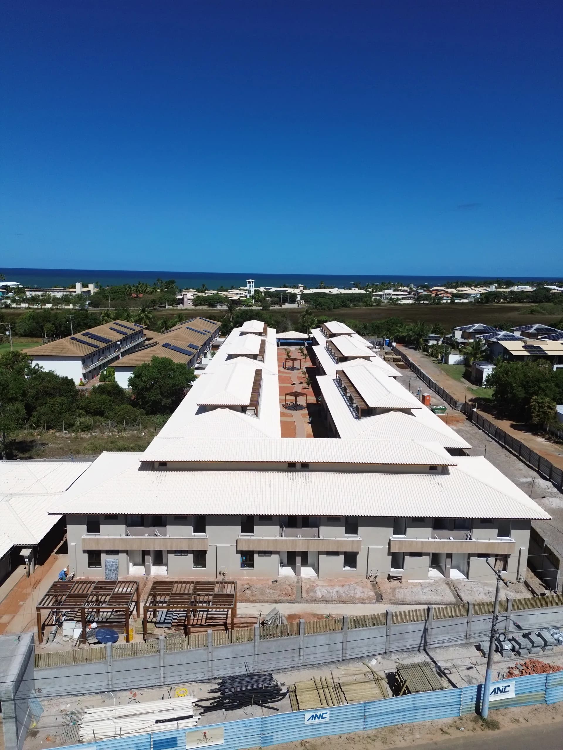 Avanço da obra, Fachada principal e coberturas vistas do alto